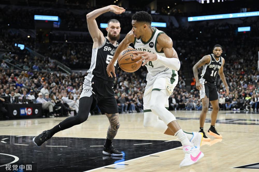 限制了他在 限制了他在